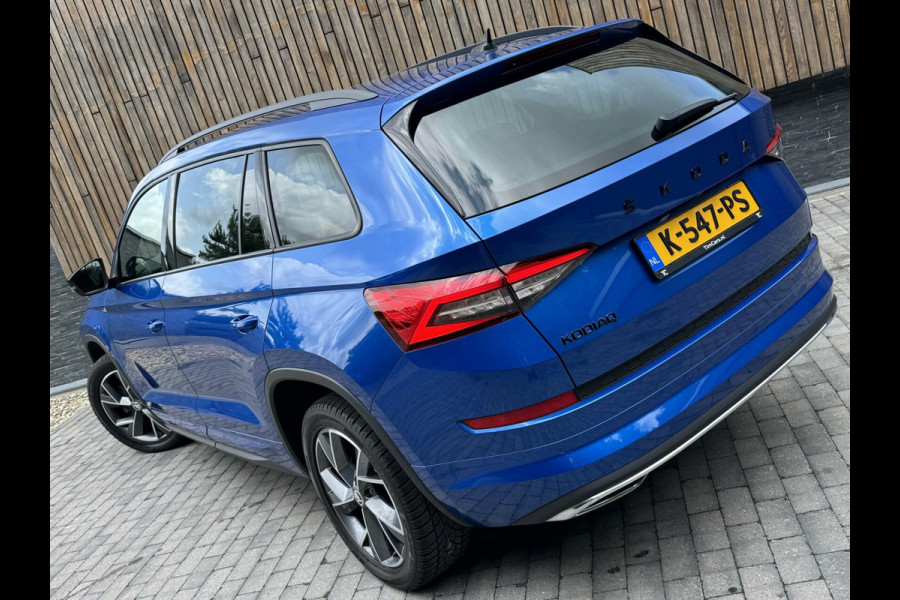 Škoda Kodiaq 1.5 TSI Sportline 7-persoons Automaat | Trekhaak uitklapbaar | Voorstoelen en achterbank verwarmd | Adaptief demping systeem | N