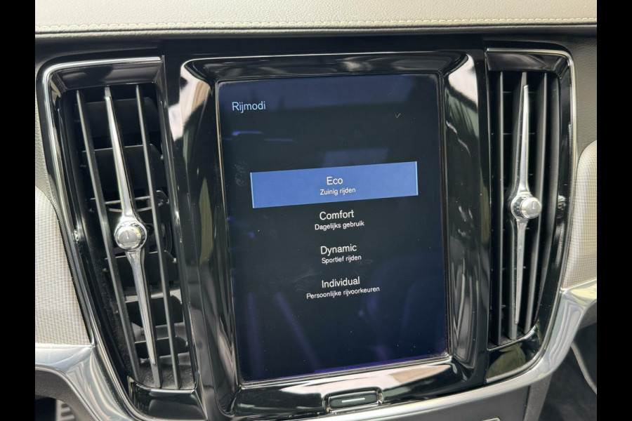 Volvo V90 2.0 D3 R-Design Automaat | Panoramadak | Volleer | Camera met rondomzicht | Bowers&Wilkins | Adaptieve cruise control | Head-up