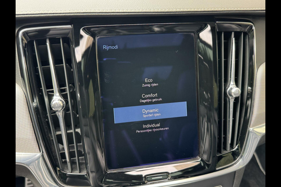 Volvo V90 2.0 D3 R-Design Automaat | Panoramadak | Volleer | Camera met rondomzicht | Bowers&Wilkins | Adaptieve cruise control | Head-up