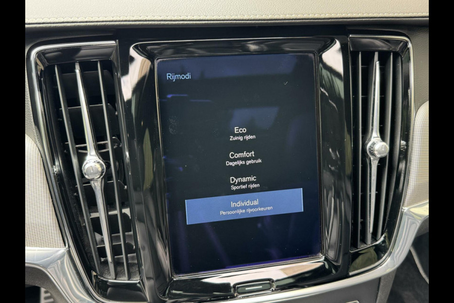 Volvo V90 2.0 D3 R-Design Automaat | Panoramadak | Volleer | Camera met rondomzicht | Bowers&Wilkins | Adaptieve cruise control | Head-up