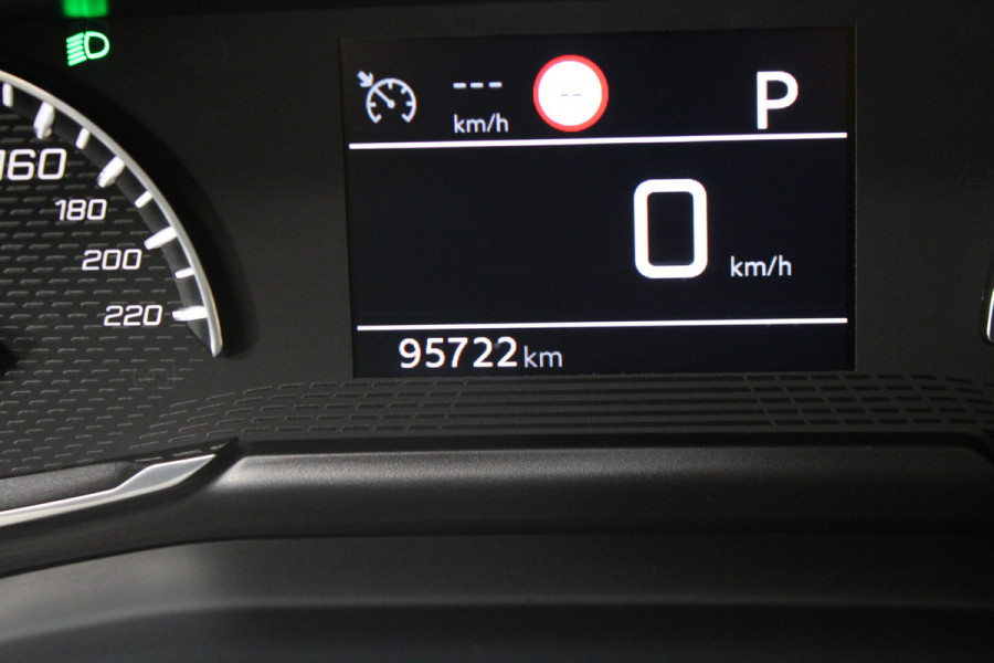 Peugeot 2008 1.2 PureTech Active Pack |Navi|Carplay|