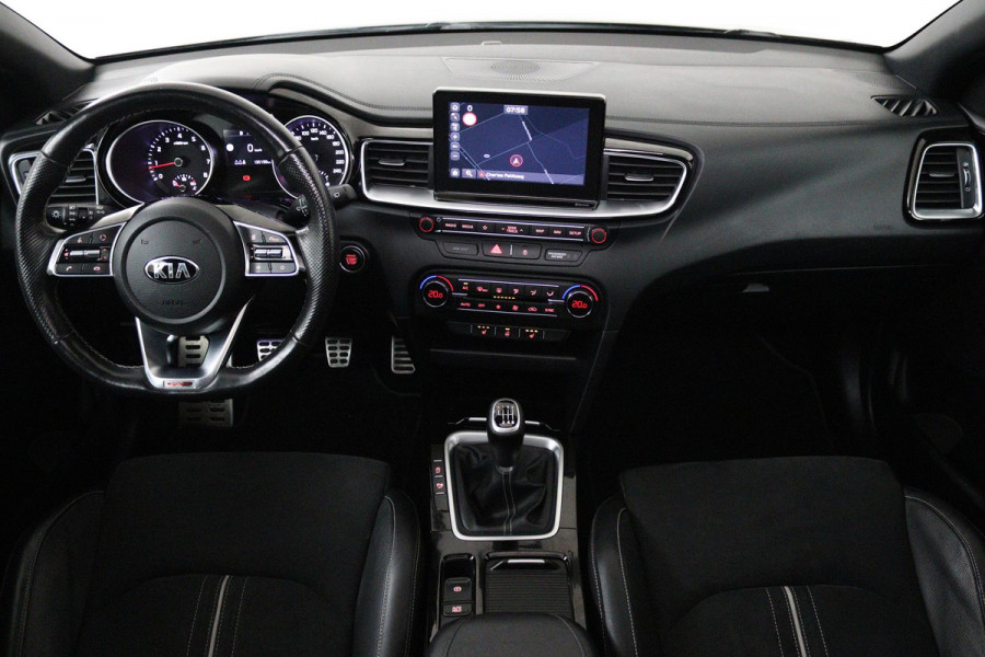 Kia ProCeed 1.4 T-GDI GT-Line (PANORAMADAK, STOEL-/STUURVERWARMING, CAMERA, CARPLAY, LED)