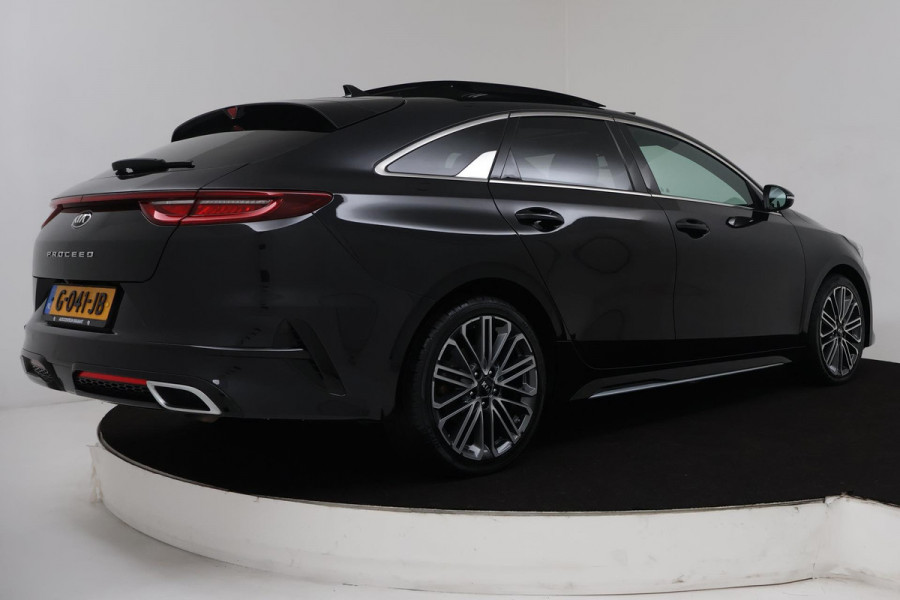 Kia ProCeed 1.4 T-GDI GT-Line (PANORAMADAK, STOEL-/STUURVERWARMING, CAMERA, CARPLAY, LED)