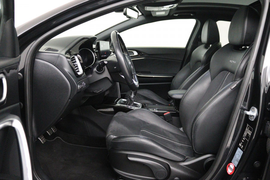 Kia ProCeed 1.4 T-GDI GT-Line (PANORAMADAK, STOEL-/STUURVERWARMING, CAMERA, CARPLAY, LED)