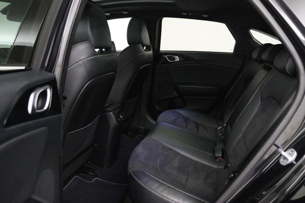 Kia ProCeed 1.4 T-GDI GT-Line (PANORAMADAK, STOEL-/STUURVERWARMING, CAMERA, CARPLAY, LED)