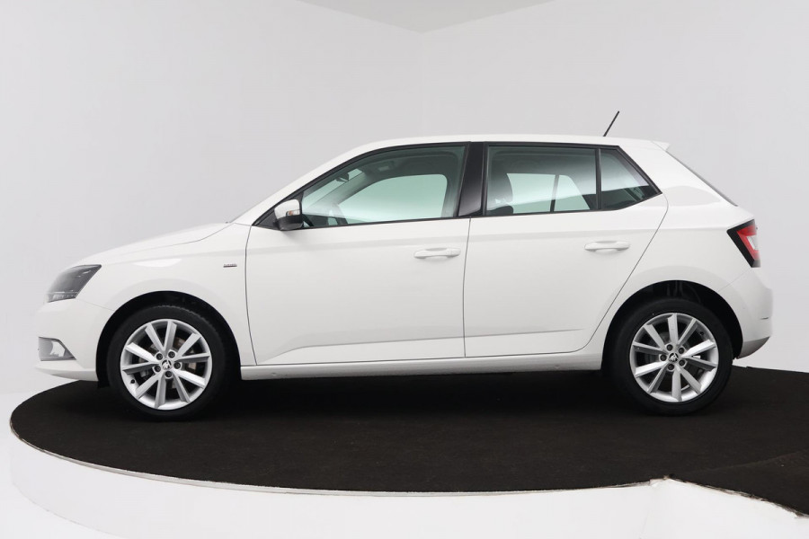Škoda Fabia 1.0 TSI Clever (LED, NAVIGATIE, STOELVERWARMING, PARKEERSENSOREN, STUURBEDIENING, TREKHAAK)