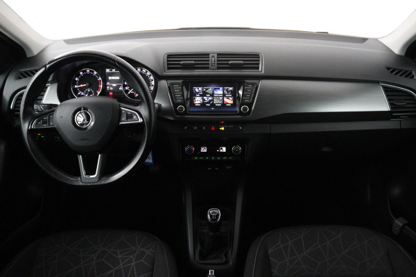 Škoda Fabia 1.0 TSI Clever (LED, NAVIGATIE, STOELVERWARMING, PARKEERSENSOREN, STUURBEDIENING, TREKHAAK)