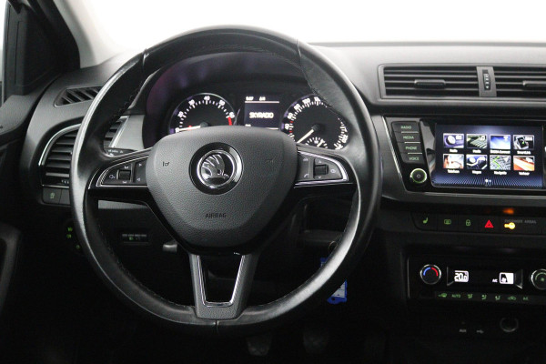 Škoda Fabia 1.0 TSI Clever (LED, NAVIGATIE, STOELVERWARMING, PARKEERSENSOREN, STUURBEDIENING, TREKHAAK)