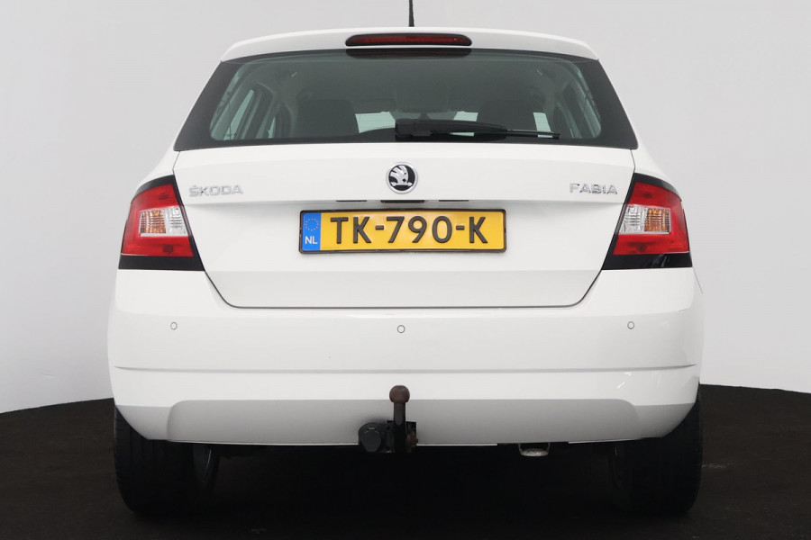 Škoda Fabia 1.0 TSI Clever (LED, NAVIGATIE, STOELVERWARMING, PARKEERSENSOREN, STUURBEDIENING, TREKHAAK)
