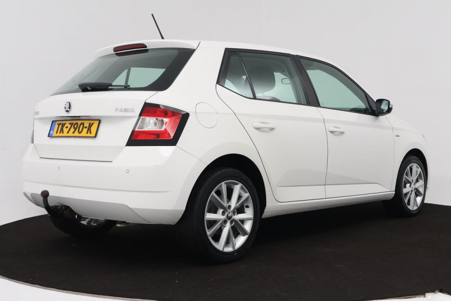Škoda Fabia 1.0 TSI Clever (LED, NAVIGATIE, STOELVERWARMING, PARKEERSENSOREN, STUURBEDIENING, TREKHAAK)