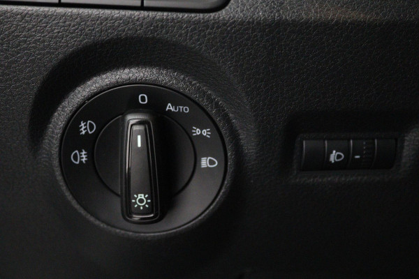 Škoda Fabia 1.0 TSI Clever (LED, NAVIGATIE, STOELVERWARMING, PARKEERSENSOREN, STUURBEDIENING, TREKHAAK)