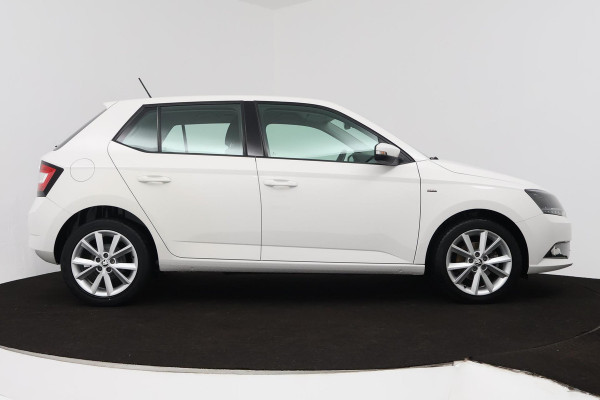 Škoda Fabia 1.0 TSI Clever (LED, NAVIGATIE, STOELVERWARMING, PARKEERSENSOREN, STUURBEDIENING, TREKHAAK)