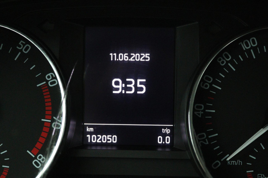 Škoda Fabia 1.0 TSI Clever (LED, NAVIGATIE, STOELVERWARMING, PARKEERSENSOREN, STUURBEDIENING, TREKHAAK)
