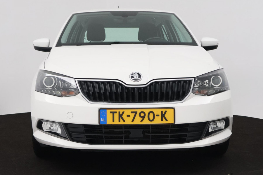 Škoda Fabia 1.0 TSI Clever (LED, NAVIGATIE, STOELVERWARMING, PARKEERSENSOREN, STUURBEDIENING, TREKHAAK)