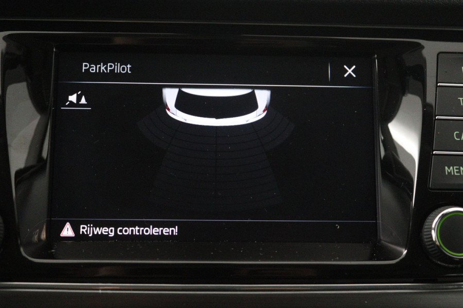 Škoda Fabia 1.0 TSI Clever (LED, NAVIGATIE, STOELVERWARMING, PARKEERSENSOREN, STUURBEDIENING, TREKHAAK)