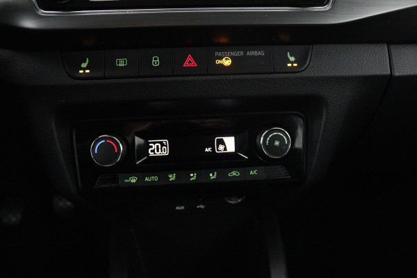 Škoda Fabia 1.0 TSI Clever (LED, NAVIGATIE, STOELVERWARMING, PARKEERSENSOREN, STUURBEDIENING, TREKHAAK)