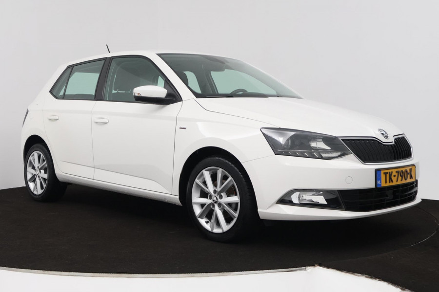 Škoda Fabia 1.0 TSI Clever (LED, NAVIGATIE, STOELVERWARMING, PARKEERSENSOREN, STUURBEDIENING, TREKHAAK)