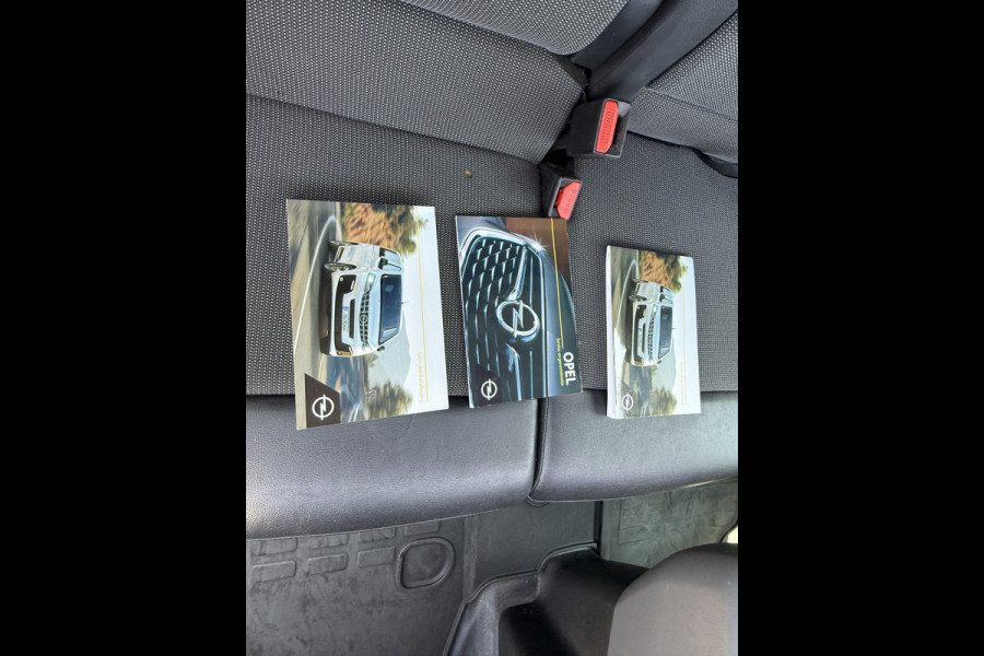 Opel Vivaro 2.0 CDTI 150PK EURO6 L3H1 Achteruitrijcamera/Trekhaak/navigatie systeem/cruise control