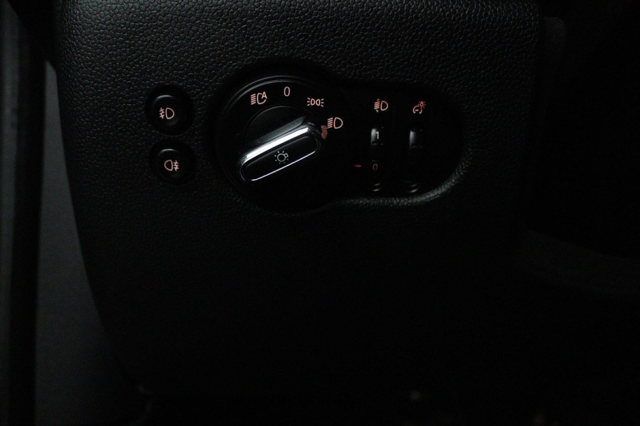 MINI Mini 1.5 One Pepper Automaat (NAVIGATIE, LED, STUURBEDIENING, CRUISE, MULTIMEDIA, 1e EIGENAAR, GOED ONDERHOUDEN)