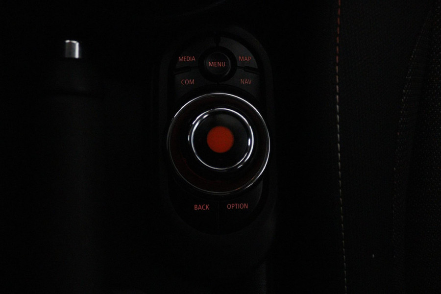 MINI Mini 1.5 One Pepper Automaat (NAVIGATIE, LED, STUURBEDIENING, CRUISE, MULTIMEDIA, 1e EIGENAAR, GOED ONDERHOUDEN)