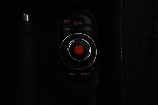 MINI Mini 1.5 One Pepper Automaat (NAVIGATIE, LED, STUURBEDIENING, CRUISE, MULTIMEDIA, 1e EIGENAAR, GOED ONDERHOUDEN)