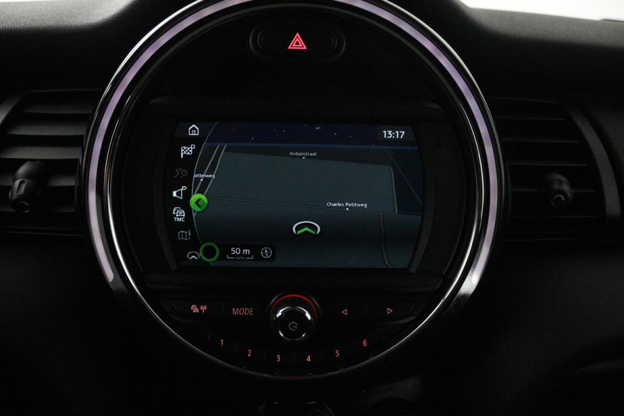 MINI Mini 1.5 One Pepper Automaat (NAVIGATIE, LED, STUURBEDIENING, CRUISE, MULTIMEDIA, 1e EIGENAAR, GOED ONDERHOUDEN)
