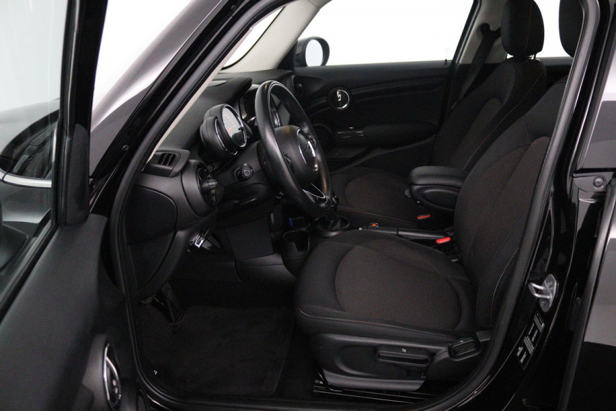 MINI Mini 1.5 One Pepper Automaat (NAVIGATIE, LED, STUURBEDIENING, CRUISE, MULTIMEDIA, 1e EIGENAAR, GOED ONDERHOUDEN)