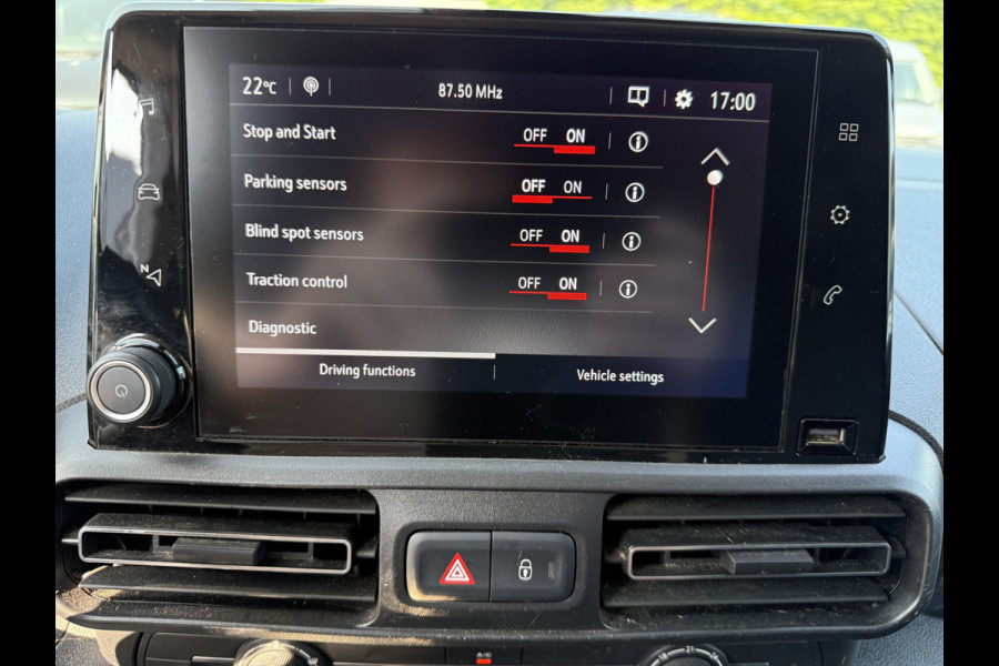 Opel Combo 1.5D 102PK EURO6 L1H1 Navigatie systeem/cruise control/stoel verwarming
