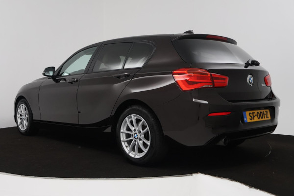 BMW 1-serie 118i High Executive Automaat (GROOT-NAVIGATIE, STOELVERWARMING, LED, LEDER, CAMERA, GOED ONDERHOUDEN)