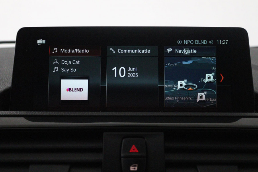 BMW 1-serie 118i High Executive Automaat (GROOT-NAVIGATIE, STOELVERWARMING, LED, LEDER, CAMERA, GOED ONDERHOUDEN)