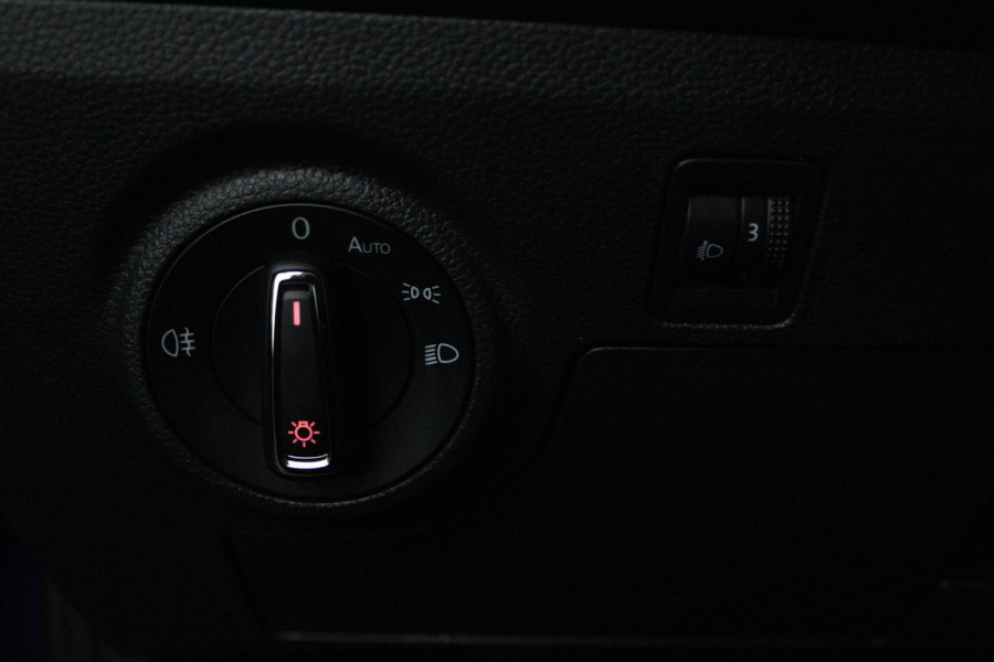 Seat Ibiza 1.0 TSI Style Business Intense (DIGITALE COCKPIT, CLIMA, NAVIGATIE, CAMERA, PDC, GOED ONDERHOUDEN)