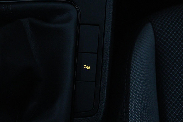 Seat Ibiza 1.0 TSI Style Business Intense (DIGITALE COCKPIT, CLIMA, NAVIGATIE, CAMERA, PDC, GOED ONDERHOUDEN)