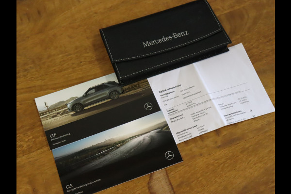 Mercedes-Benz GLE 350 e 4MATIC AMG [APPLE CARPLAY, AIRMATIC, CAMERA + TOP VIEUW, ADAPTIVE CRUISE CONTROL, DIGITAL DASH, SFEERVERLICHTING, STOELVERWARMING, ELEKTRISCHE STOELEN, FLIPPERS, TREKHAAK, NAVIGATIE, NIEUWSTAAT]