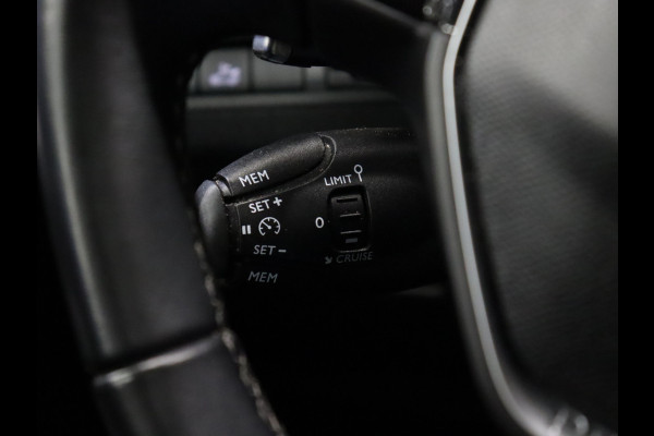 Peugeot 5008 1.2 PureTech Blue Lease Premium Avantage [SCHUIFKANTELDAK, APPLE CARPLAY, CRUISE CONTROL, CAMERA, PDC V+A,  DIGITAL DASH, TREKHAAK, FLIPPERS, NAVIGATIE, NIEUWSTAAT]