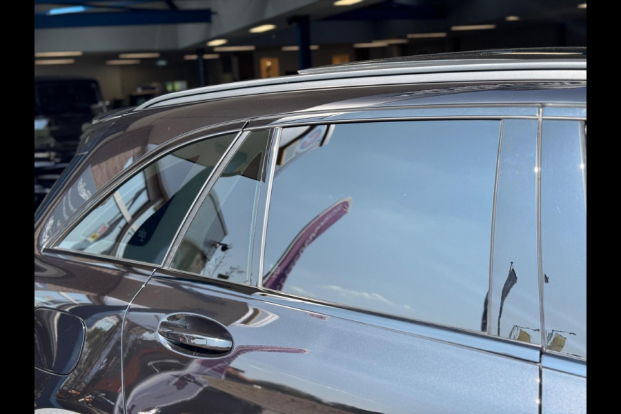 Mercedes-Benz GLC 200 4MATIC Premium Plus 2019 FULL!
