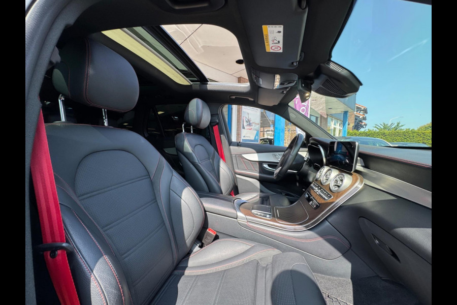 Mercedes-Benz GLC 200 4MATIC Premium Plus 2019 FULL!
