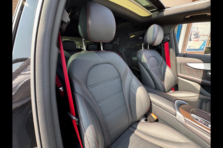Mercedes-Benz GLC 200 4MATIC Premium Plus 2019 FULL!