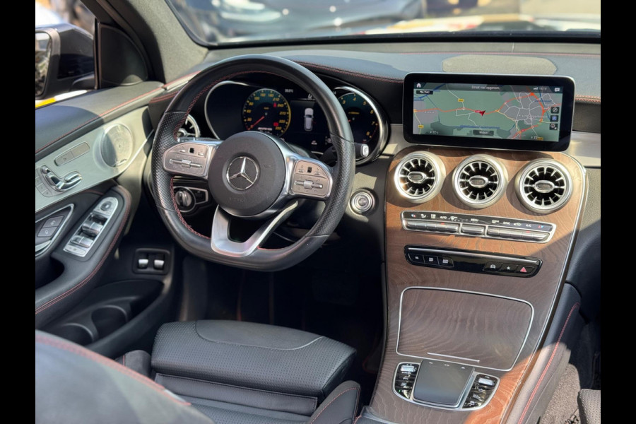 Mercedes-Benz GLC 200 4MATIC Premium Plus 2019 FULL!