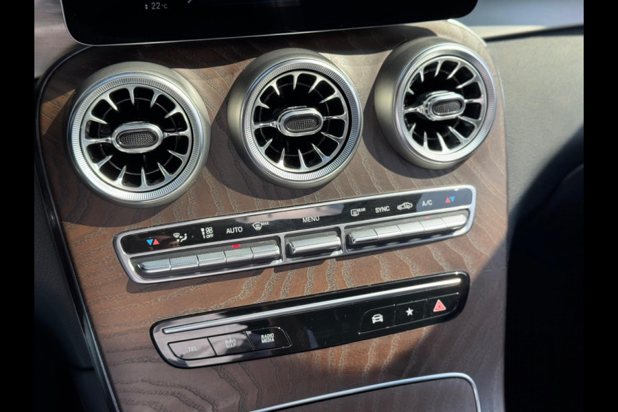 Mercedes-Benz GLC 200 4MATIC Premium Plus 2019 FULL!