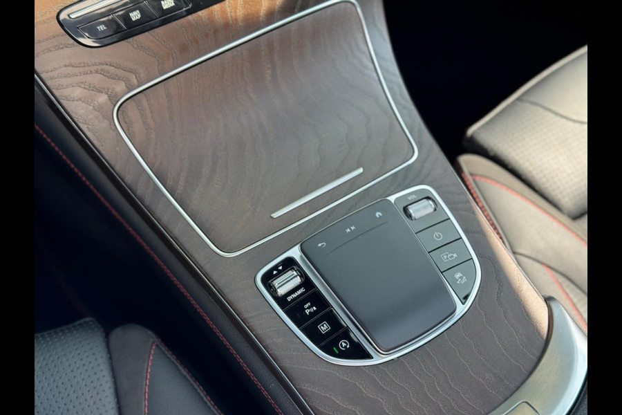 Mercedes-Benz GLC 200 4MATIC Premium Plus 2019 FULL!
