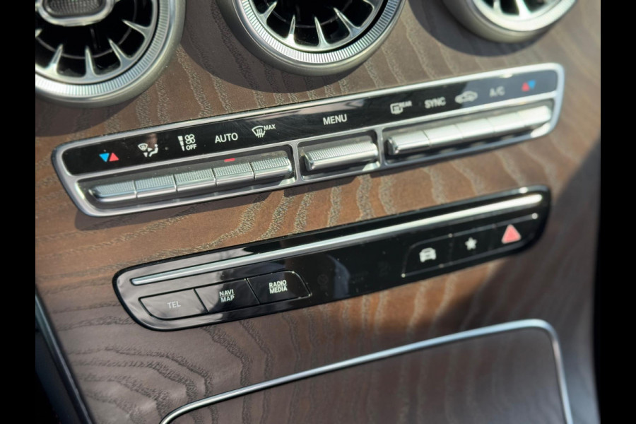 Mercedes-Benz GLC 200 4MATIC Premium Plus 2019 FULL!