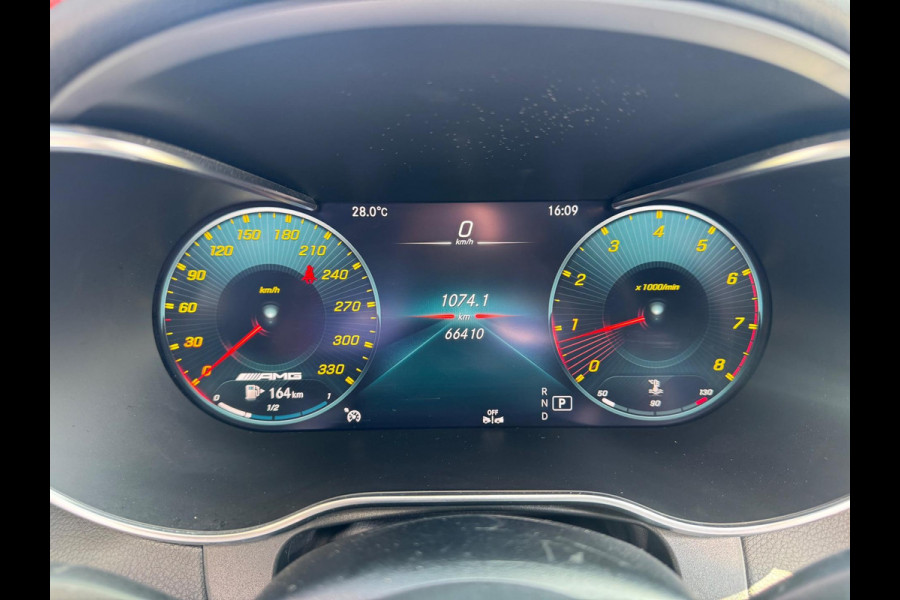 Mercedes-Benz GLC 200 4MATIC Premium Plus 2019 FULL!
