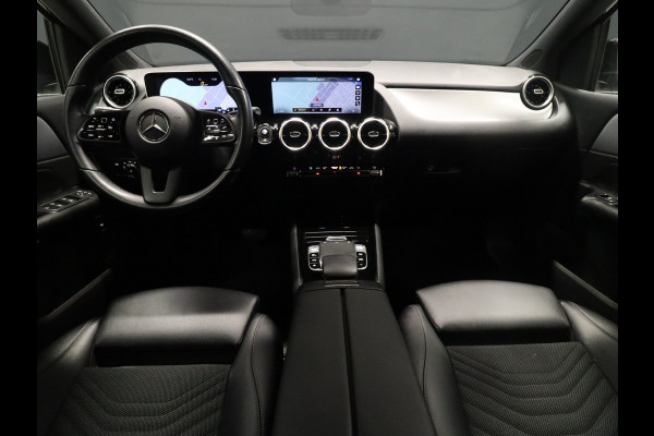Mercedes-Benz B-Klasse 200 Business Solution [SCHUIFKANTELDAK, APPLE CARPLAY, CRUISE CONTROL,  DIGITAL DASH, STOELVERWARMING, CAMERA, ELEKTRISCHE ACHTERKLEP, FLIPPERS, NAVIGATIE, NIEUWSTAAT]