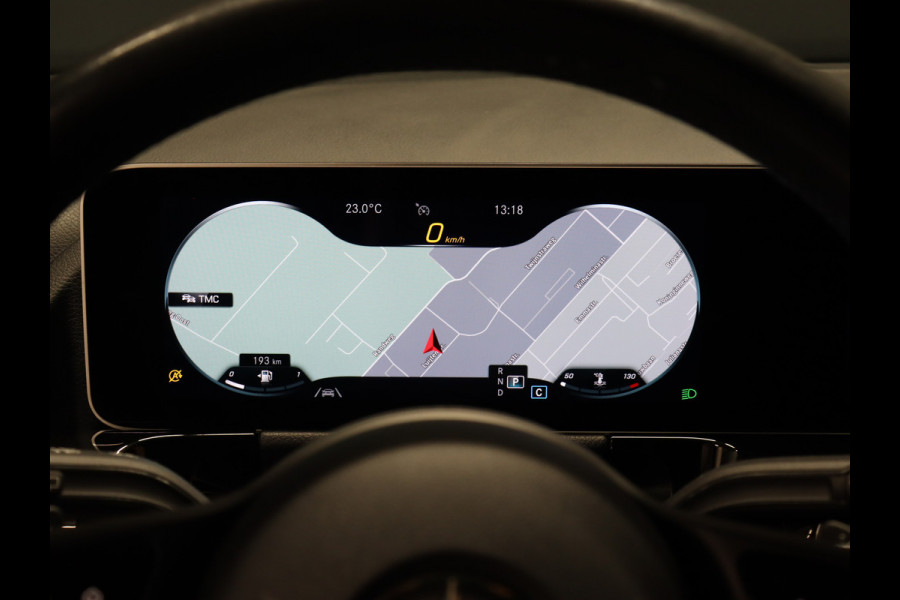 Mercedes-Benz B-Klasse 200 Business Solution [SCHUIFKANTELDAK, APPLE CARPLAY, CRUISE CONTROL,  DIGITAL DASH, STOELVERWARMING, CAMERA, ELEKTRISCHE ACHTERKLEP, FLIPPERS, NAVIGATIE, NIEUWSTAAT]