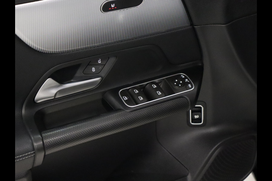 Mercedes-Benz B-Klasse 200 Business Solution [SCHUIFKANTELDAK, APPLE CARPLAY, CRUISE CONTROL,  DIGITAL DASH, STOELVERWARMING, CAMERA, ELEKTRISCHE ACHTERKLEP, FLIPPERS, NAVIGATIE, NIEUWSTAAT]