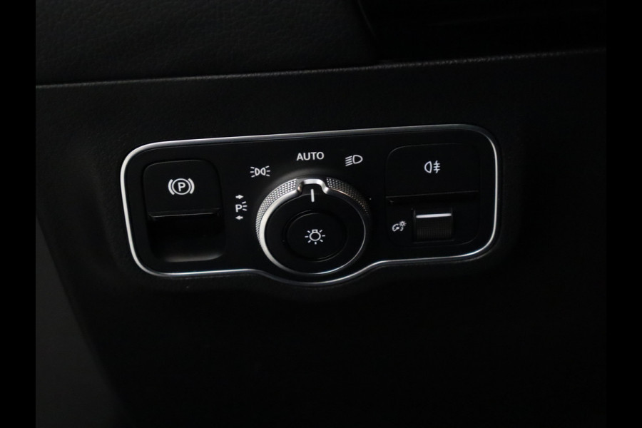 Mercedes-Benz B-Klasse 200 Business Solution [SCHUIFKANTELDAK, APPLE CARPLAY, CRUISE CONTROL,  DIGITAL DASH, STOELVERWARMING, CAMERA, ELEKTRISCHE ACHTERKLEP, FLIPPERS, NAVIGATIE, NIEUWSTAAT]