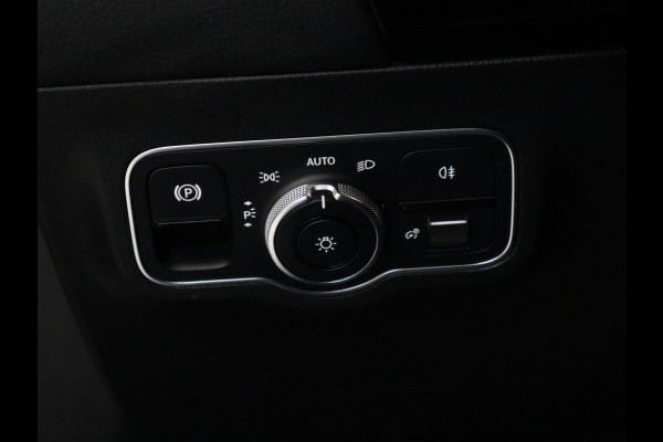 Mercedes-Benz B-Klasse 200 Business Solution [SCHUIFKANTELDAK, APPLE CARPLAY, CRUISE CONTROL,  DIGITAL DASH, STOELVERWARMING, CAMERA, ELEKTRISCHE ACHTERKLEP, FLIPPERS, NAVIGATIE, NIEUWSTAAT]