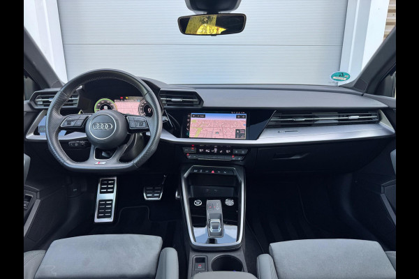 Audi A3 Sportback 45 TFSI e S edition Competition Pano/Matrix/BTW!