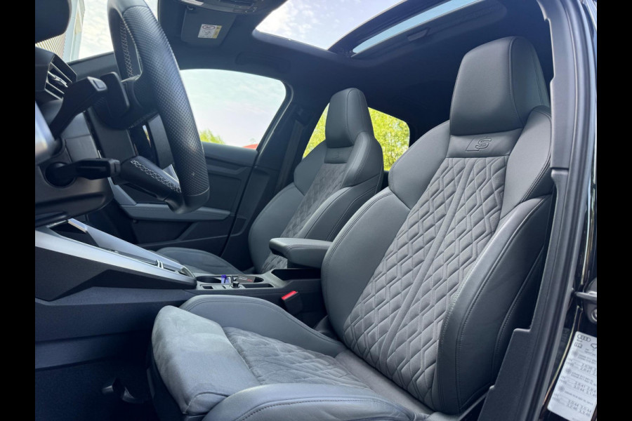 Audi A3 Sportback 45 TFSI e S edition Competition Pano/Matrix/BTW!