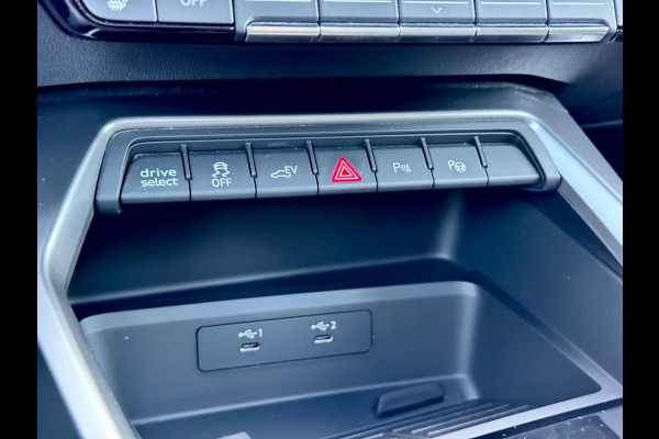 Audi A3 Sportback 45 TFSI e S edition Competition Pano/Matrix/BTW!